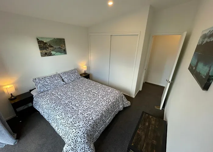 Easy-living With Views *